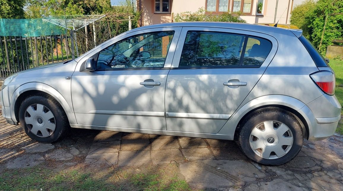 Opel astra h 1,8 benzyna 92 kW