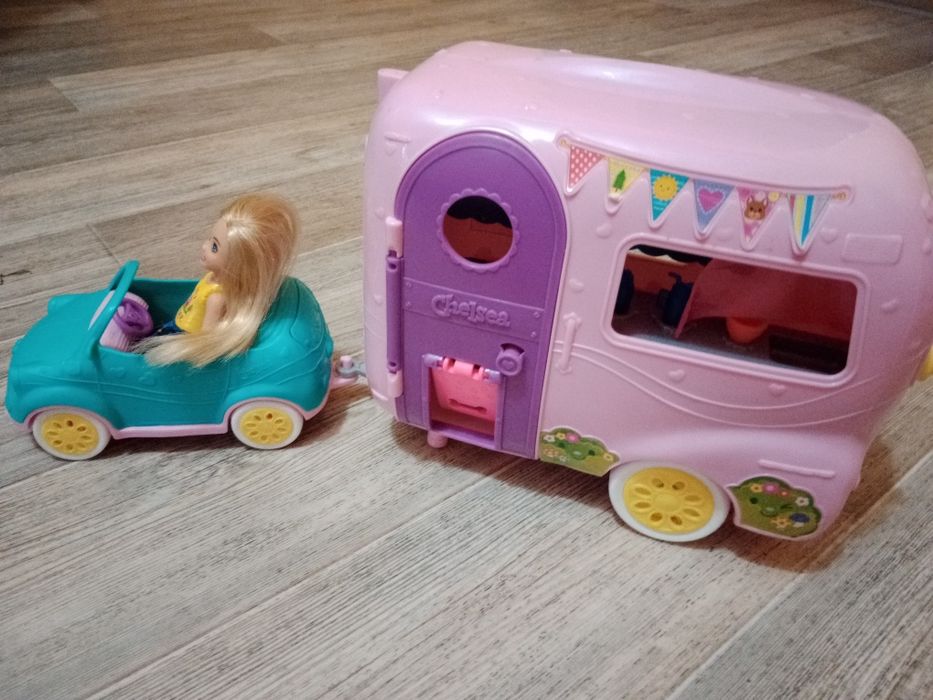 Camper Barbie Chelsea
