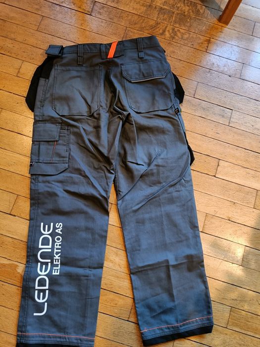 Helly Hansen Chelsea spodnie robocze roz. C52 (W36, L32)