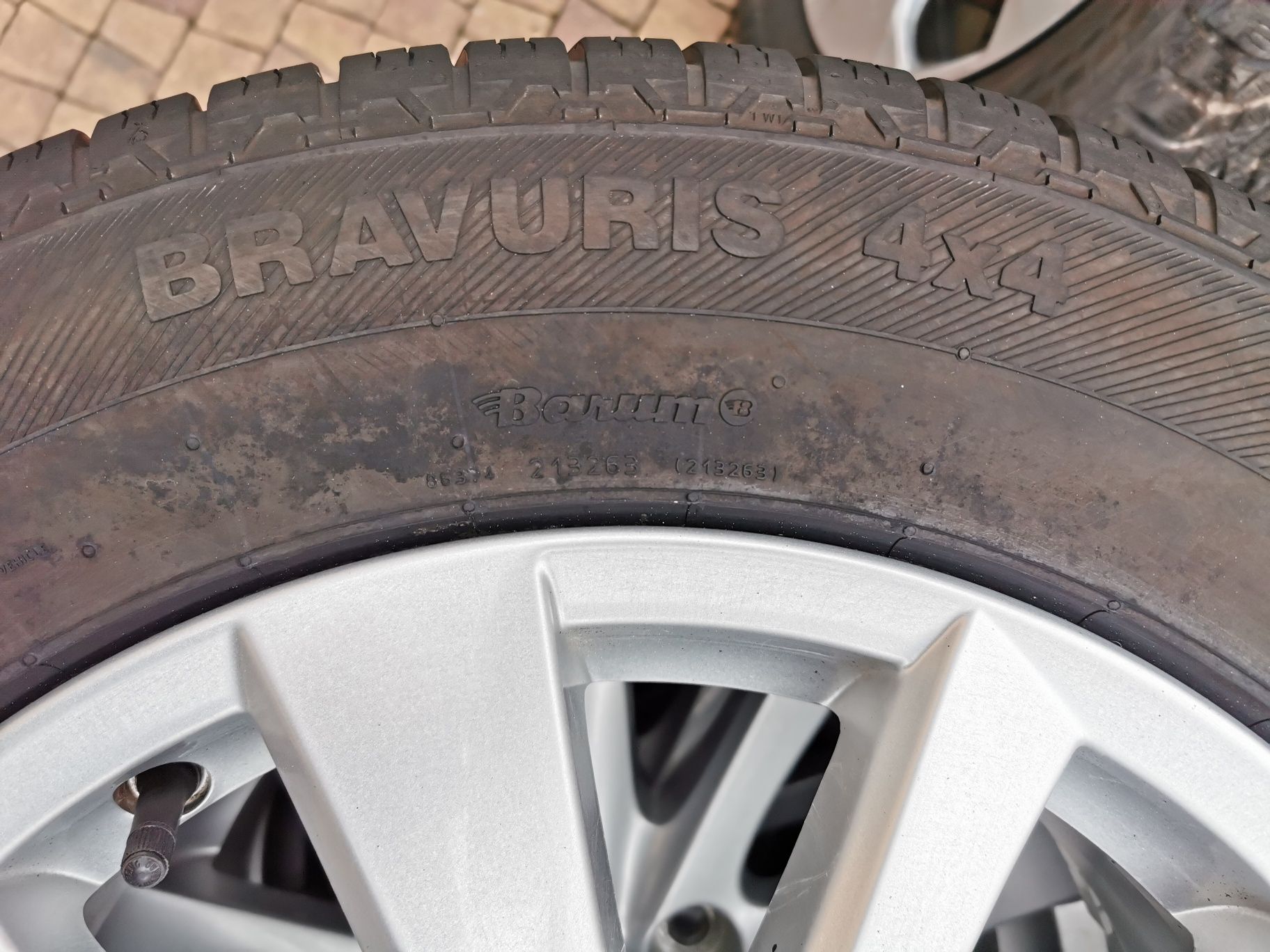 Felgi kola mazda cx5 225/65r17 całoroczne Barum Bravuris