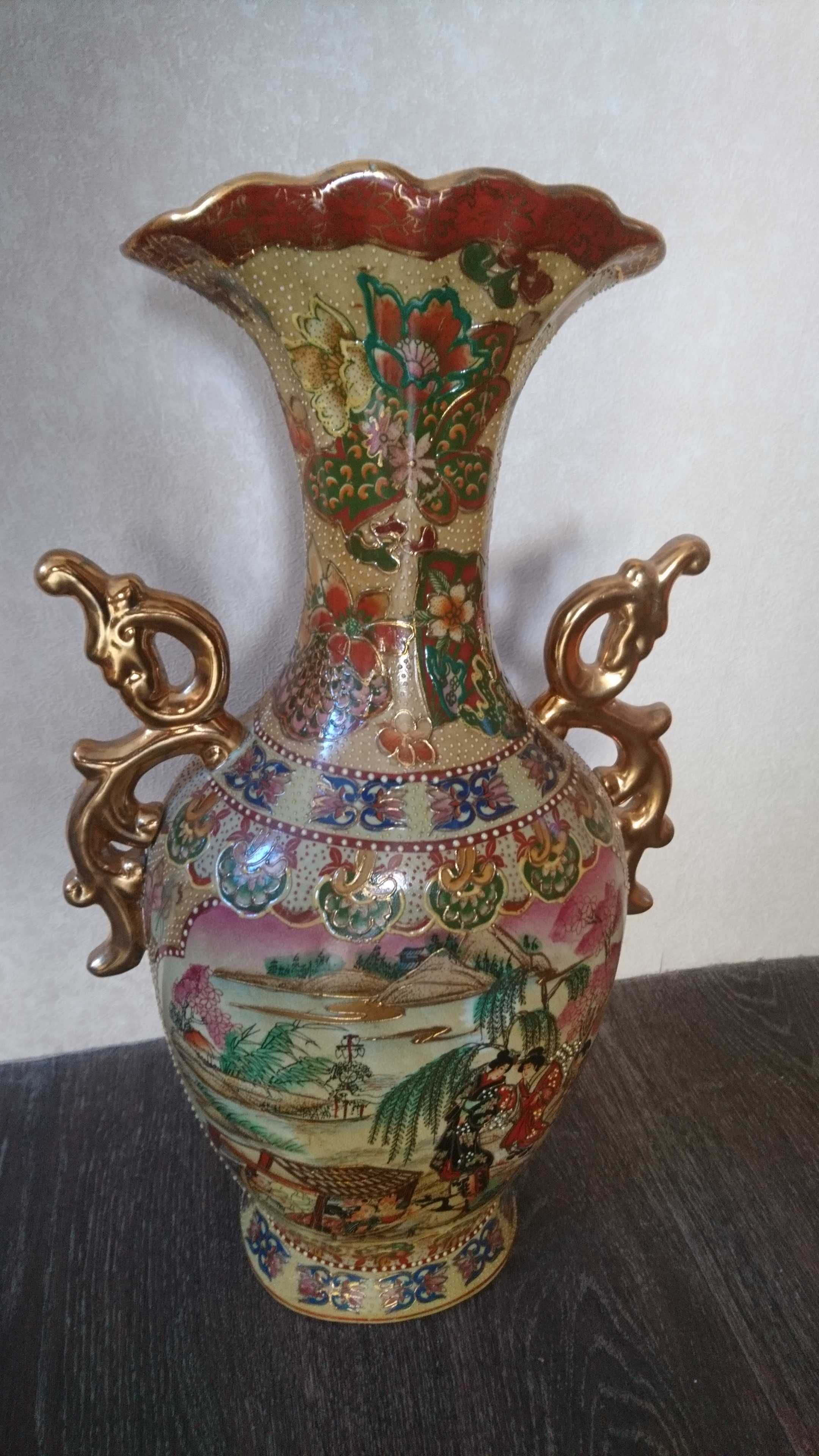 Велика нова китайська ваза