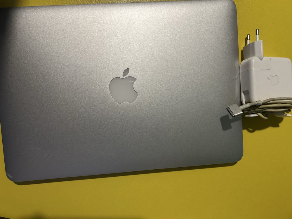 MacBook Air 13" A1466 (2017) — i5 / 8GB / 128GB SSD