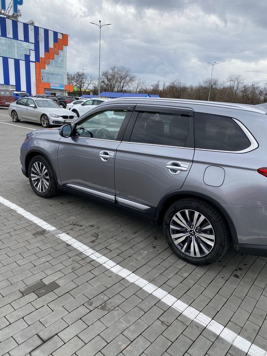 Mitsubishi Outlander sel 18-19 год