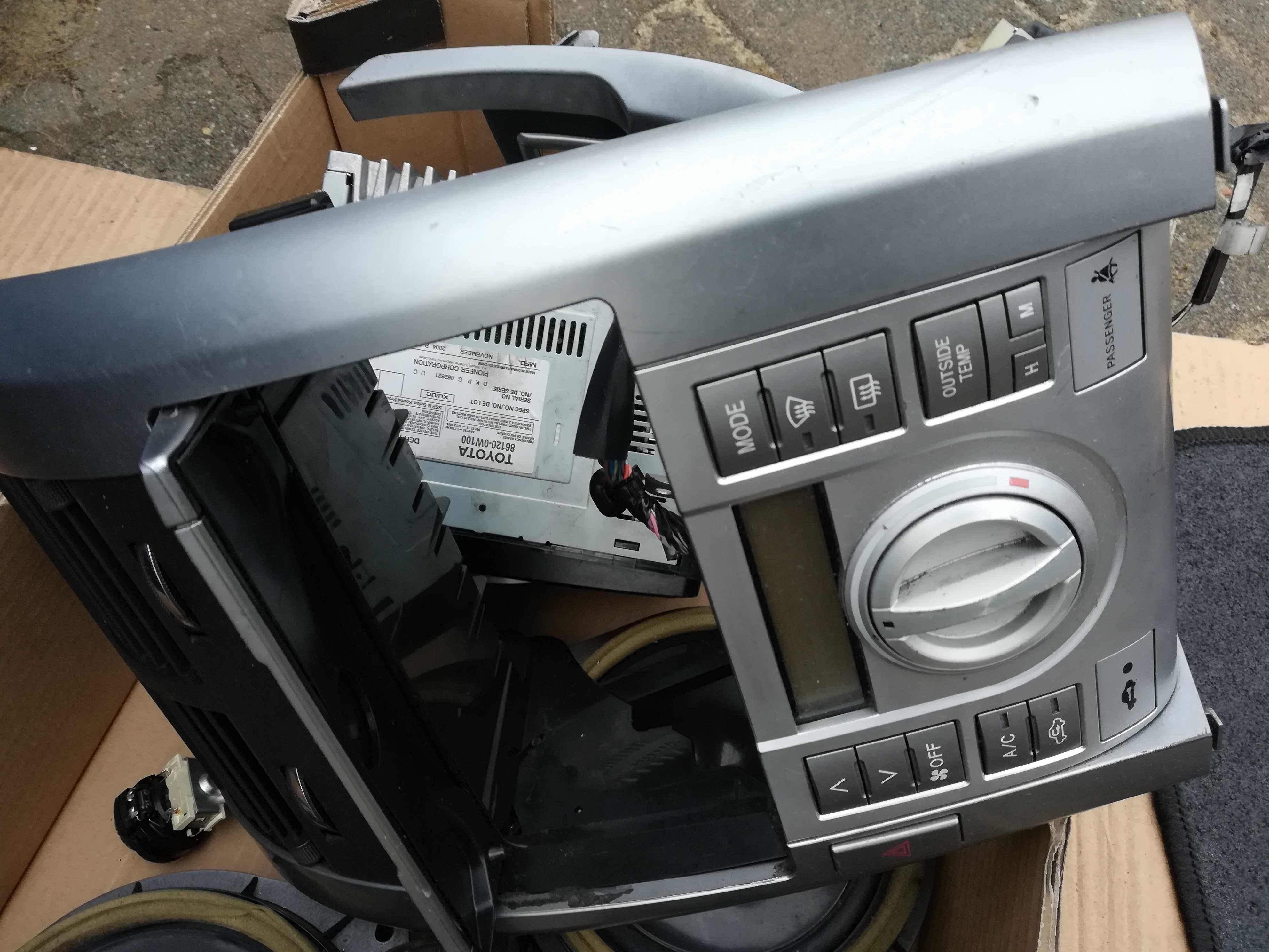 Toyota Scion TC fabryczbe radio sprawne oryginalne + konsola Pioneer