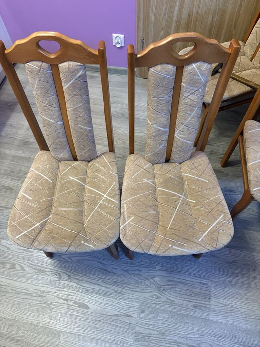 Stół z 4 krzesłami – rozkładany, stan bardzo dobry – odbiór osobisty