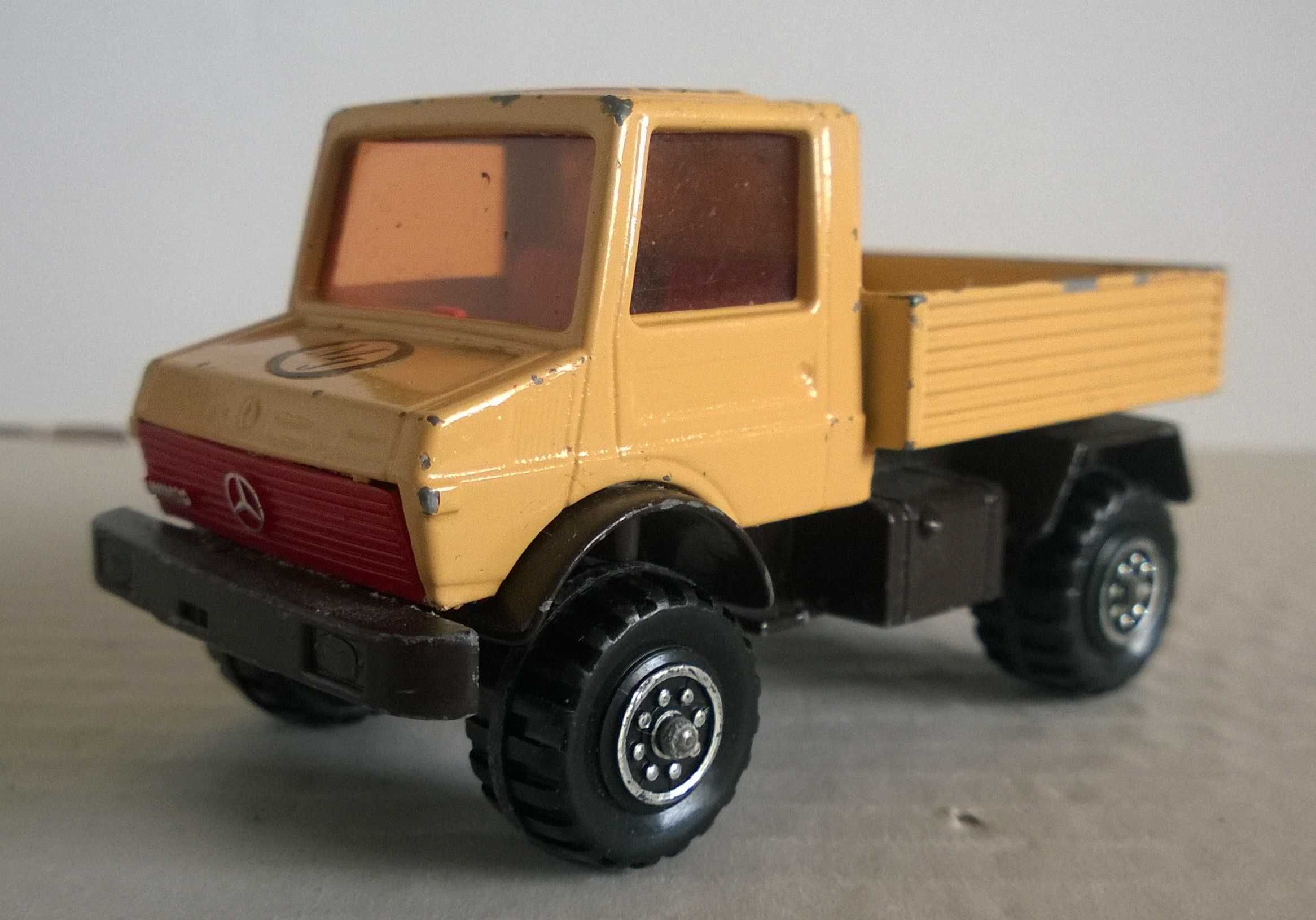 Matchbox Lesney SuperKings Mercedes Unimog