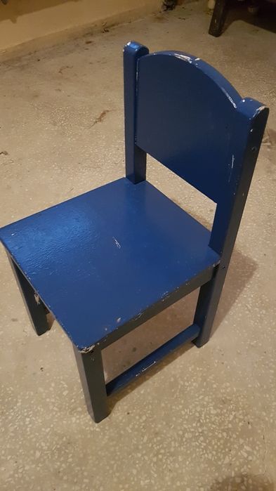 Krzesełko dla dziecka  sprzedam           ecięce