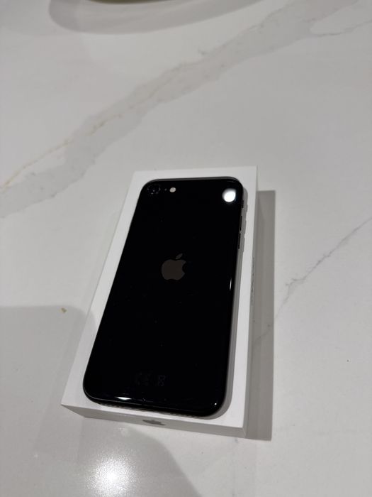 iPhone SE 2021 64Gb em otimo estado