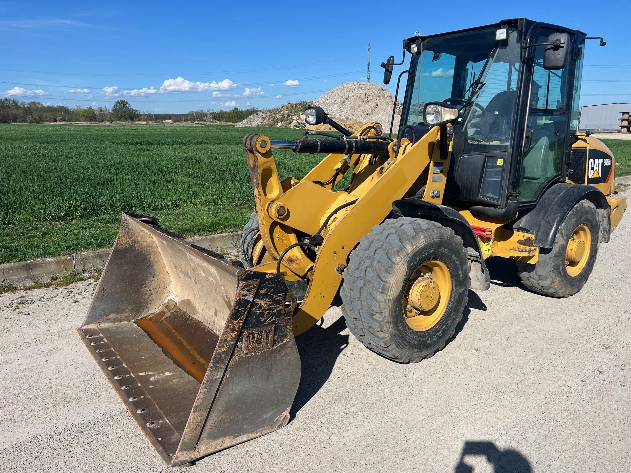 Ładowarka kołowa CAT 906H2