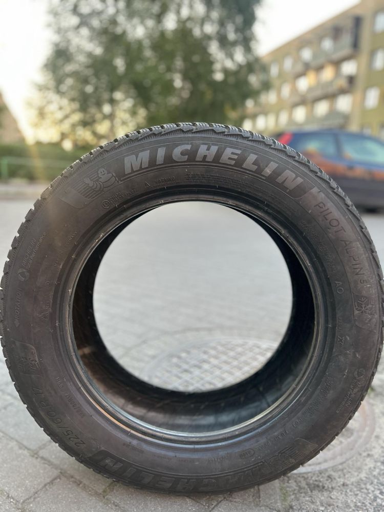 225/60/17 Michelin Zima