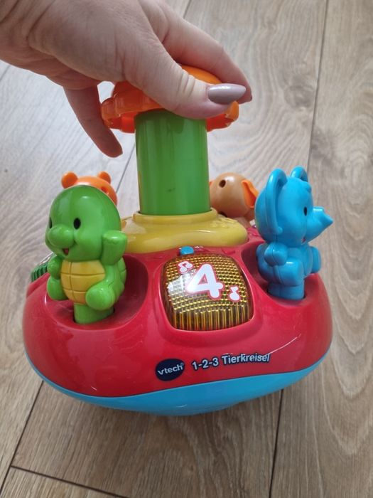 Interaktywny bączek VTech Wesołek Kręciołek.