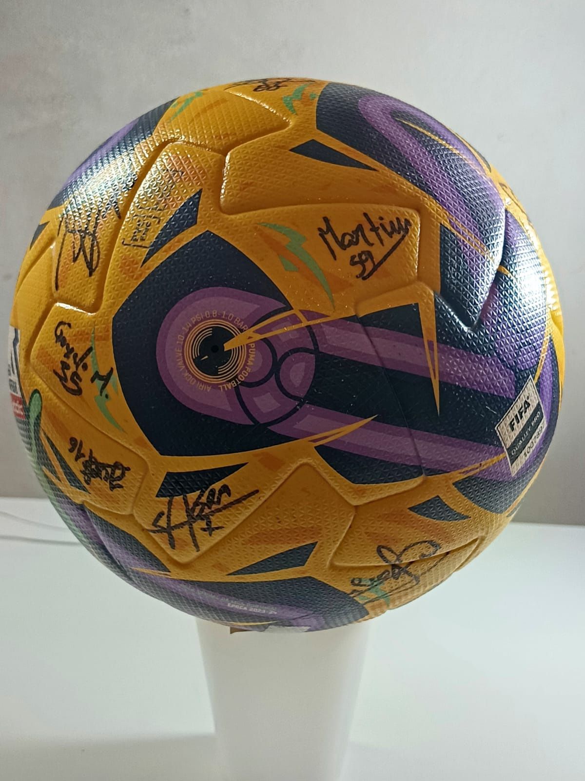Bola autografada Boavista