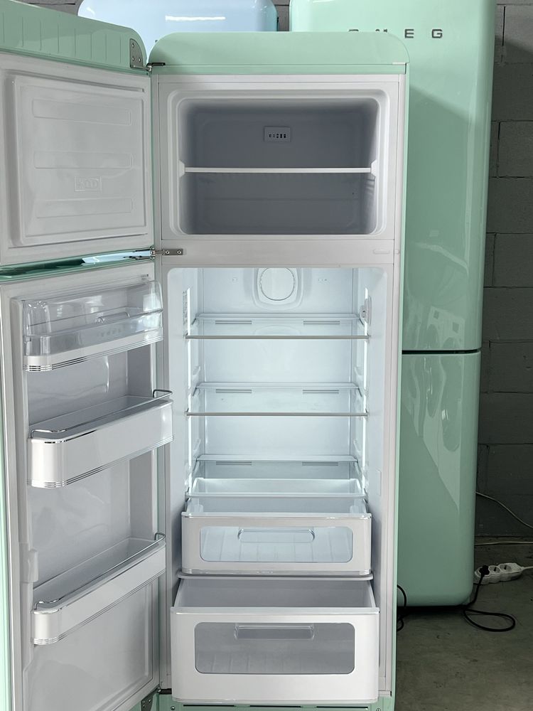 Холодильник Smeg FAB 30 ІІ- покоління ніжномятний стан нового
