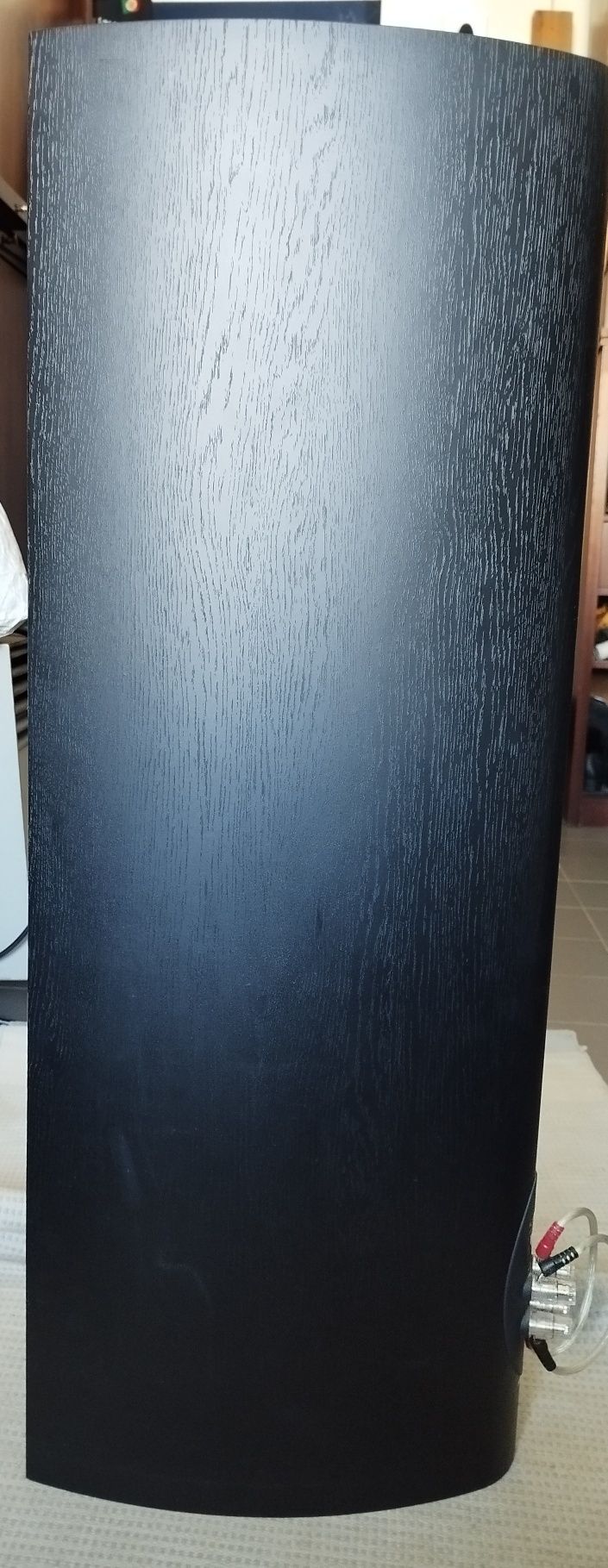 Colunas KEF imaculadas