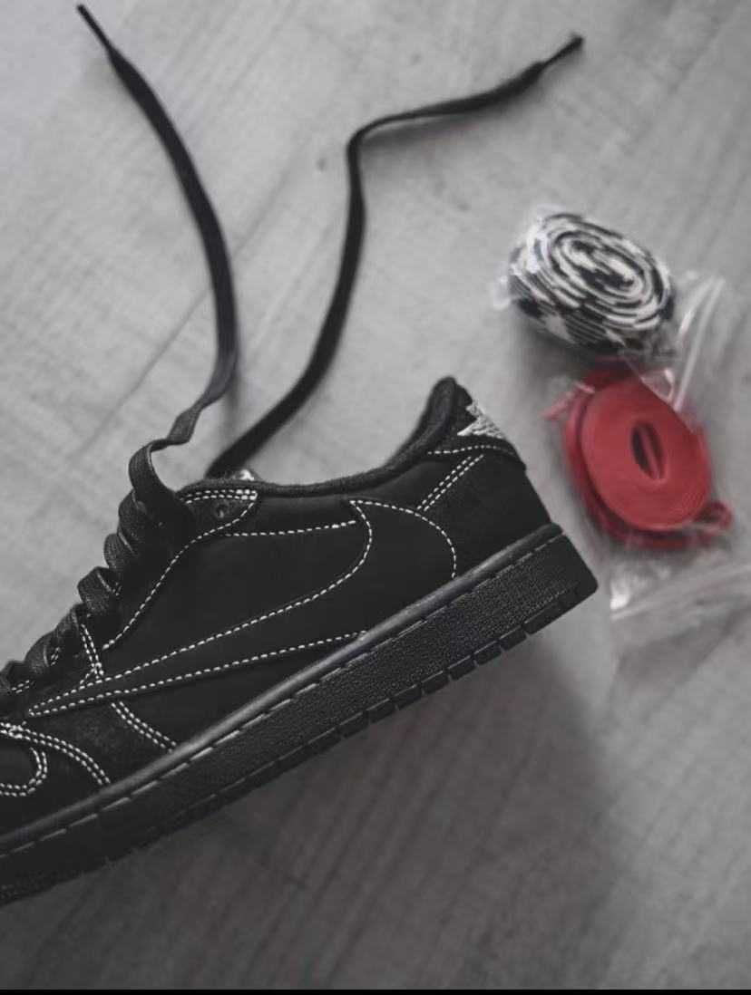 Jordan 1 Retro Low OG SP Travis Scott Black Phantom R.39