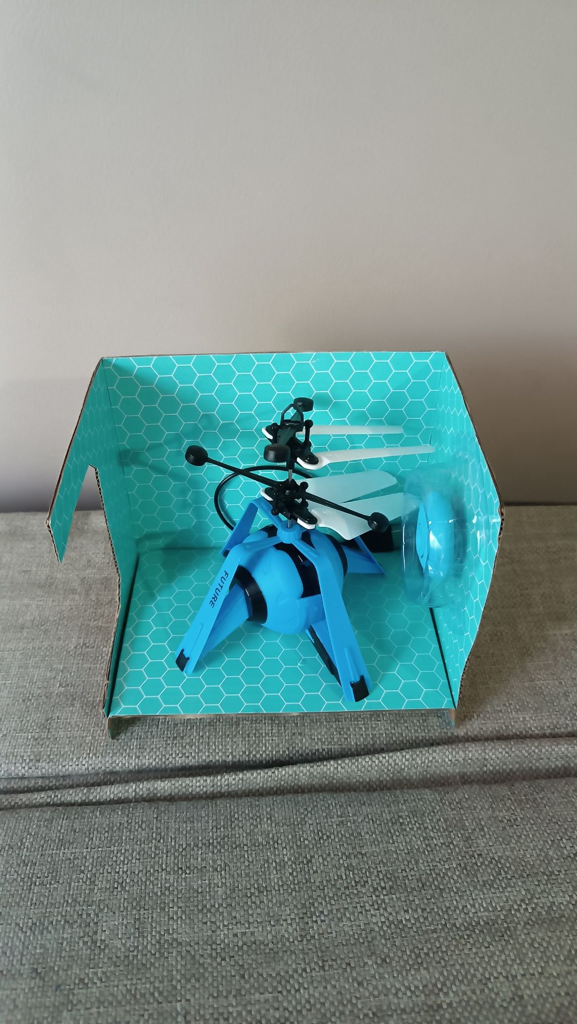 Mini dron dla dziecka