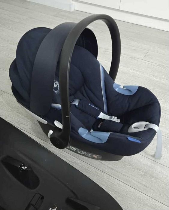 Fotelik samochodowy Cybex Aton M i-Size wraz z dedykowaną bazą ISOFIX