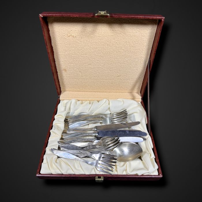 Komplet sztućców platerowanych Hefra wzór Amerykański b5/11106