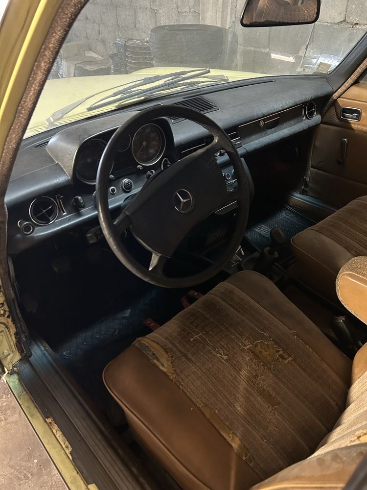 Mercedes Benz W115 240d