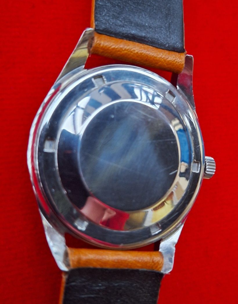 Girard-Perregaux Thirtynino Gyromatic na 39 rubinach 34mm