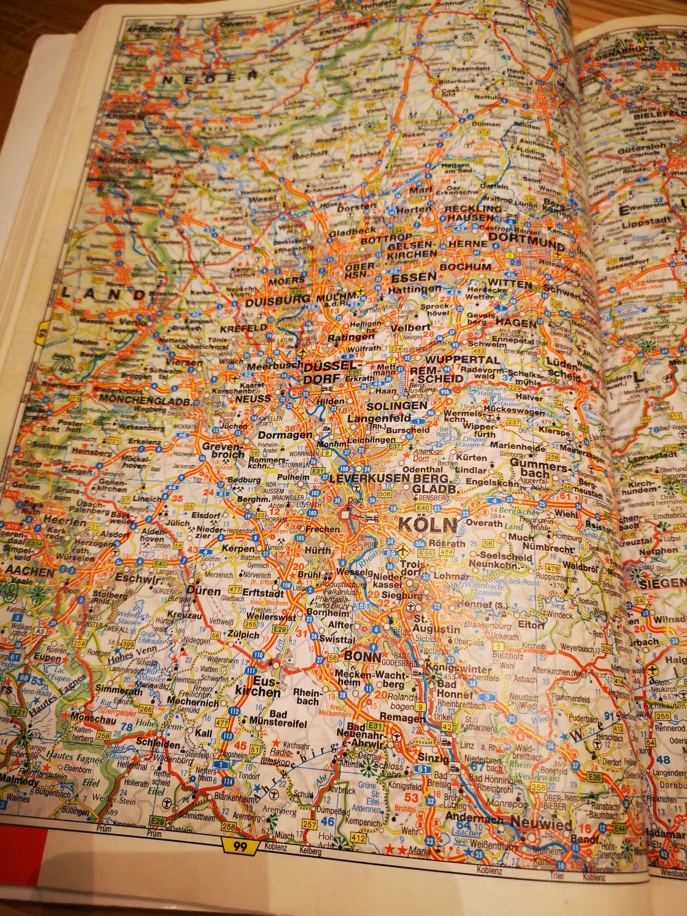 Atlas drogowy samochodowy Marco Polo Europa 1:800000