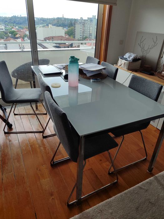 Conjunto mesa jantar e 6 cadeiras Ikea
