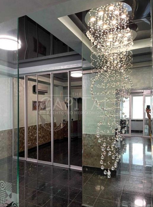 Продаж офісного приміщення, 90 м², вул. Івана Мазепи, 3