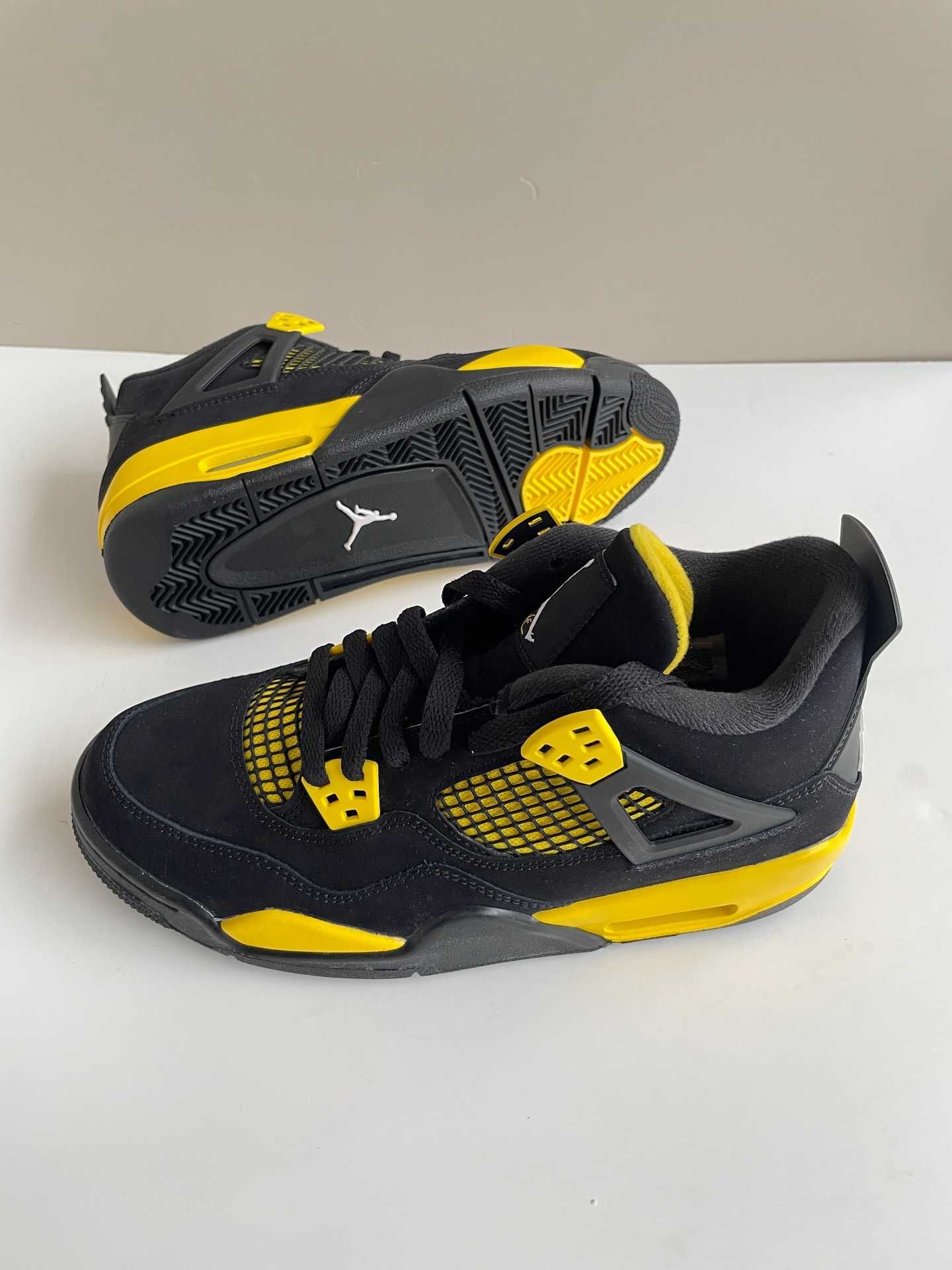 Jordan 4 rétro Thunder 45