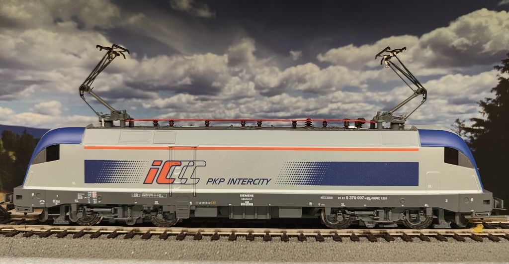 Piko H0 1:87  EU44-007 Husarz/Taurus DCC