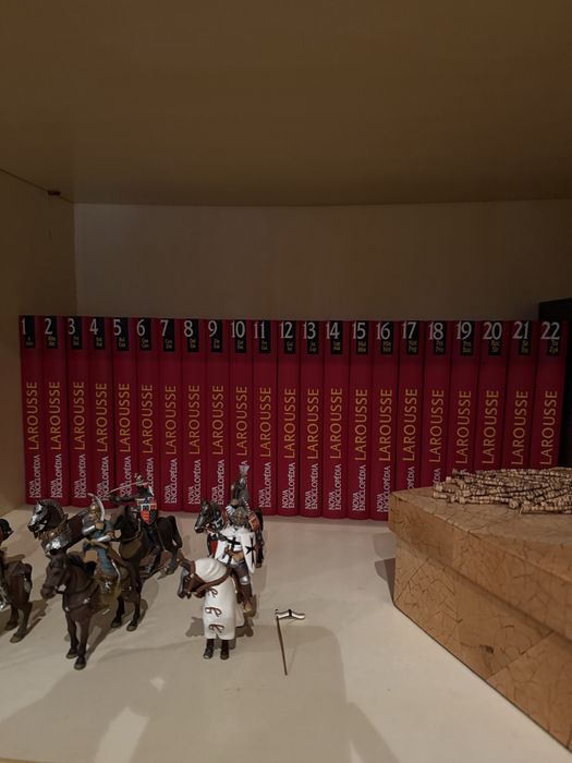 Nova Enciclopedia larousse