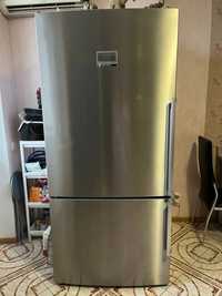 Продам холодильник Bosch KGN86AI30U