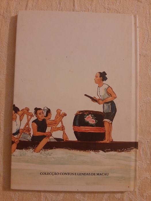 livro uma voz do fundo das aguas