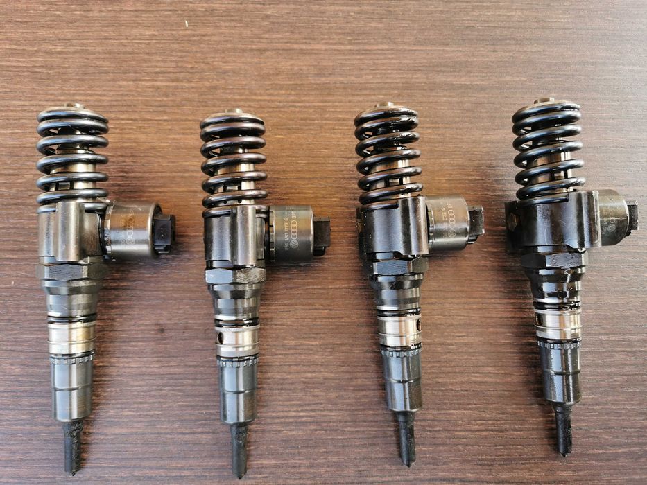 03G130073G Форсунка Skoda Audi Volkswagen Seat Mitsubishi 0414720404