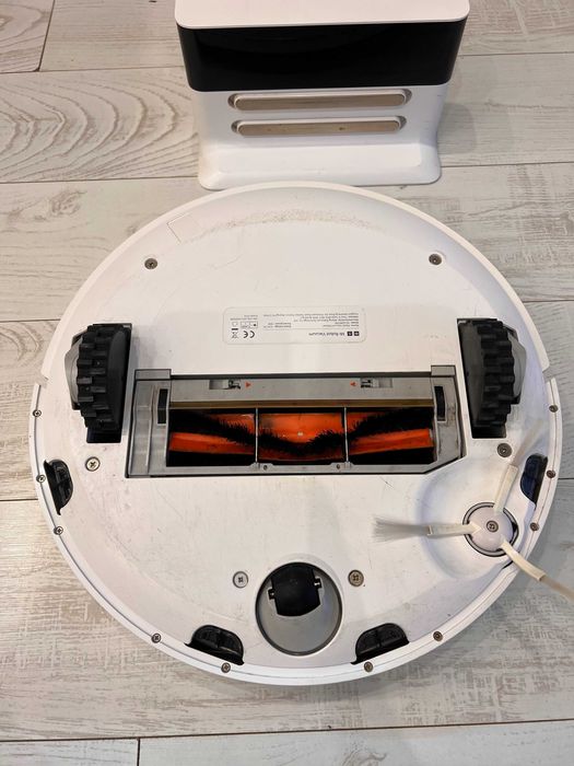 Продам робот-пилосос Xiaomi Mi Robot Vacuum (модель SDJQR02RR)