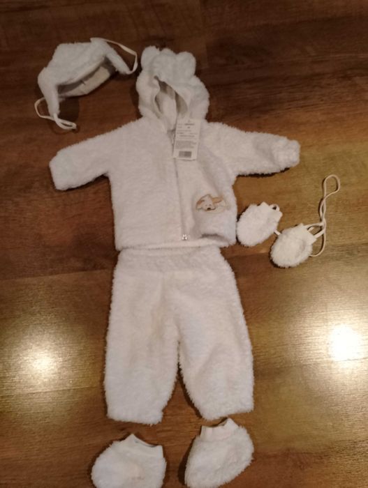Biały komplet niemowlęcy chrzest