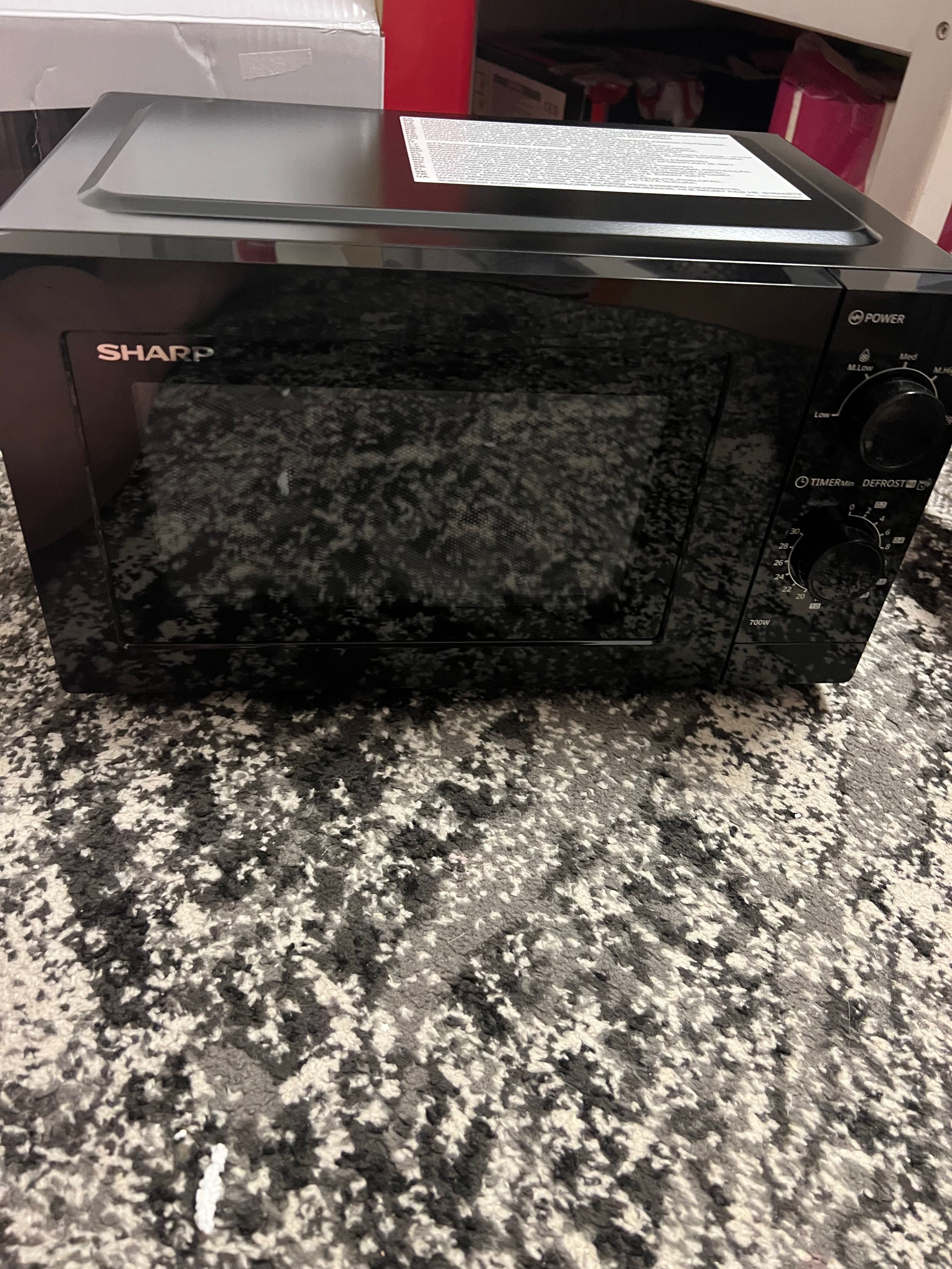 Мікрохвильова піч Sharp