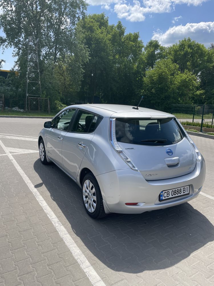 Продам nissan leaf 2013