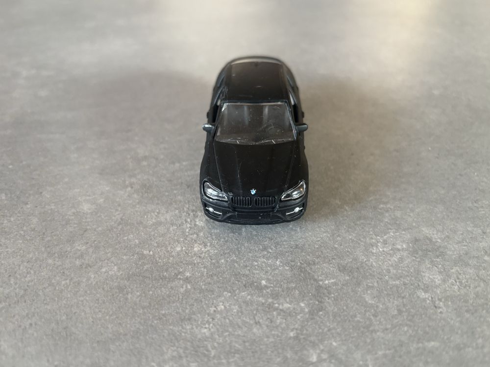 Model Resorak Majorette BMW X6 czarny mat