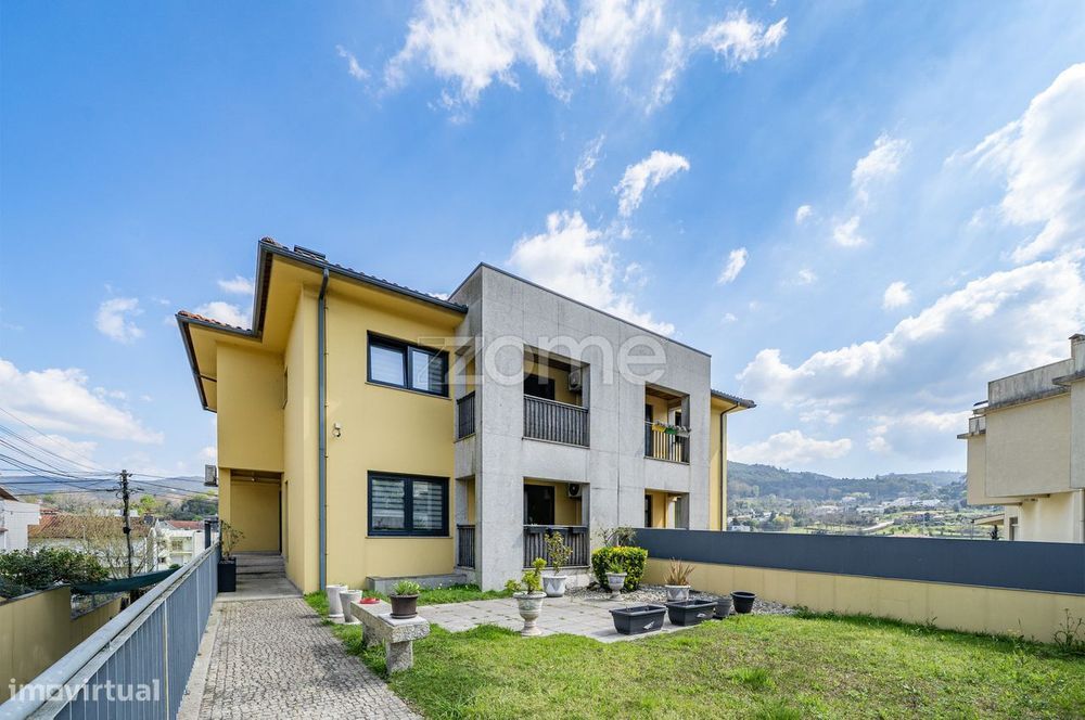 Moradia T4 Geminada, em Gualtar, Braga.