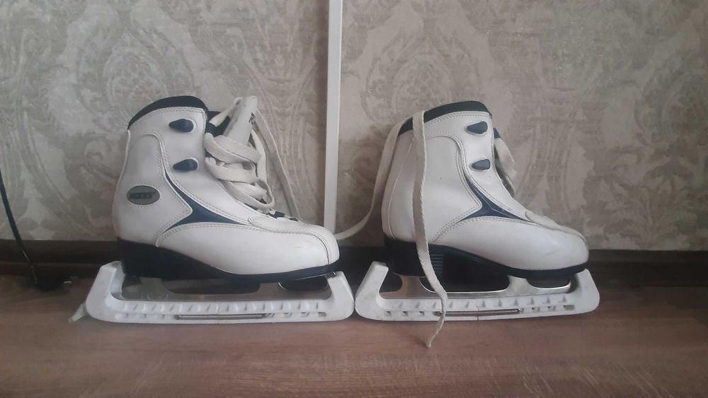 Продам Коньки ! Состояние отличное.
