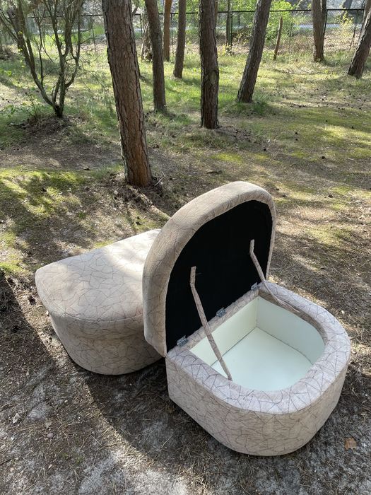 Dwie, duże pufy z miejscem do przechowywania - jasne, geometryczne!