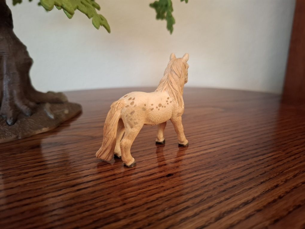 Wałach kuca falabella schleich