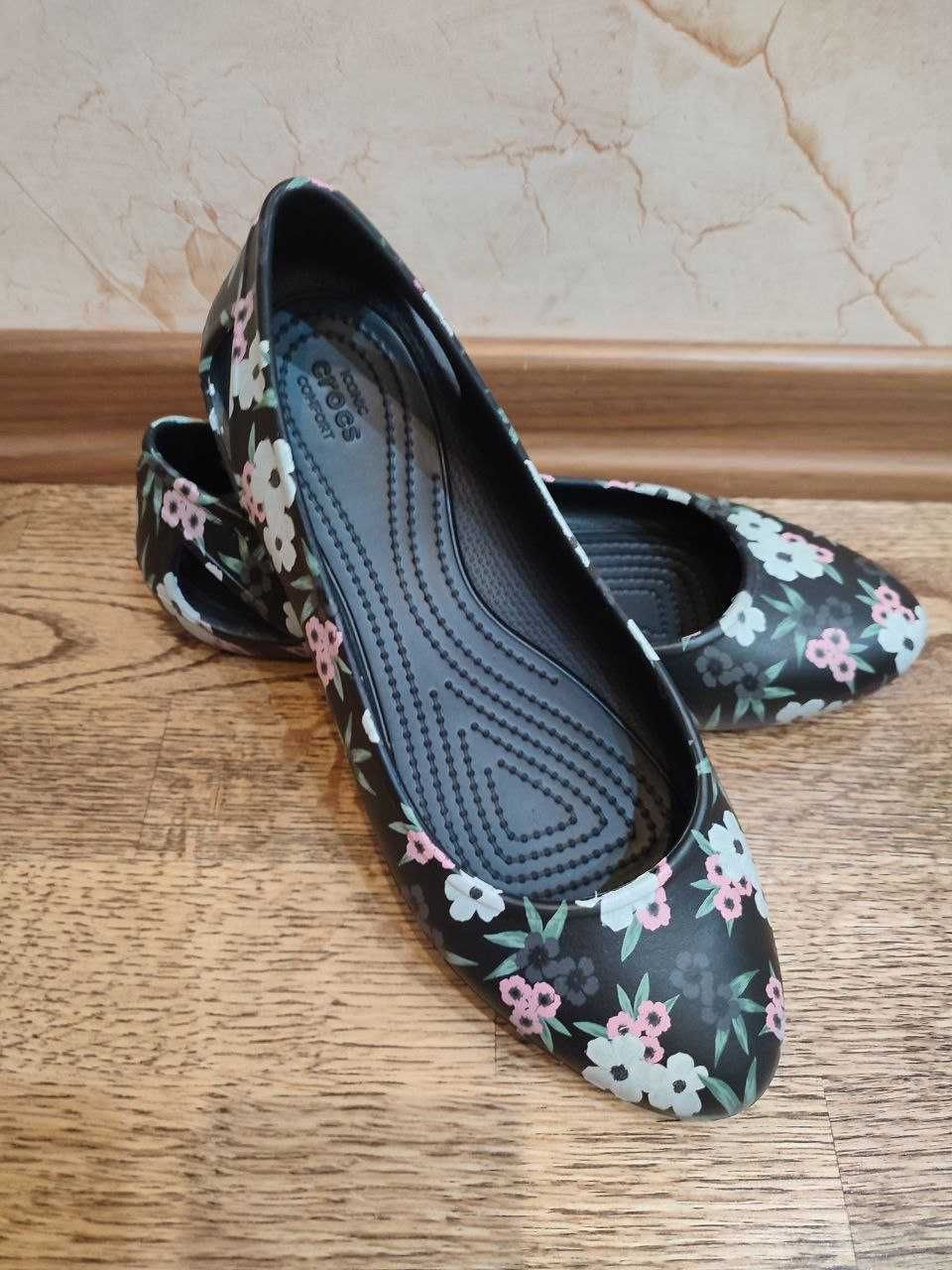 Женские балетки Crocs Comfort Printed Flat W9