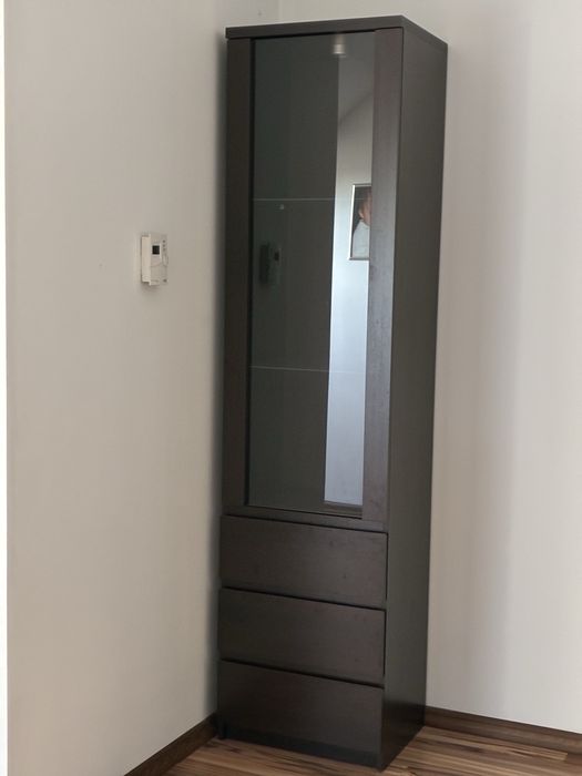 Witrynka z plyty szklany front