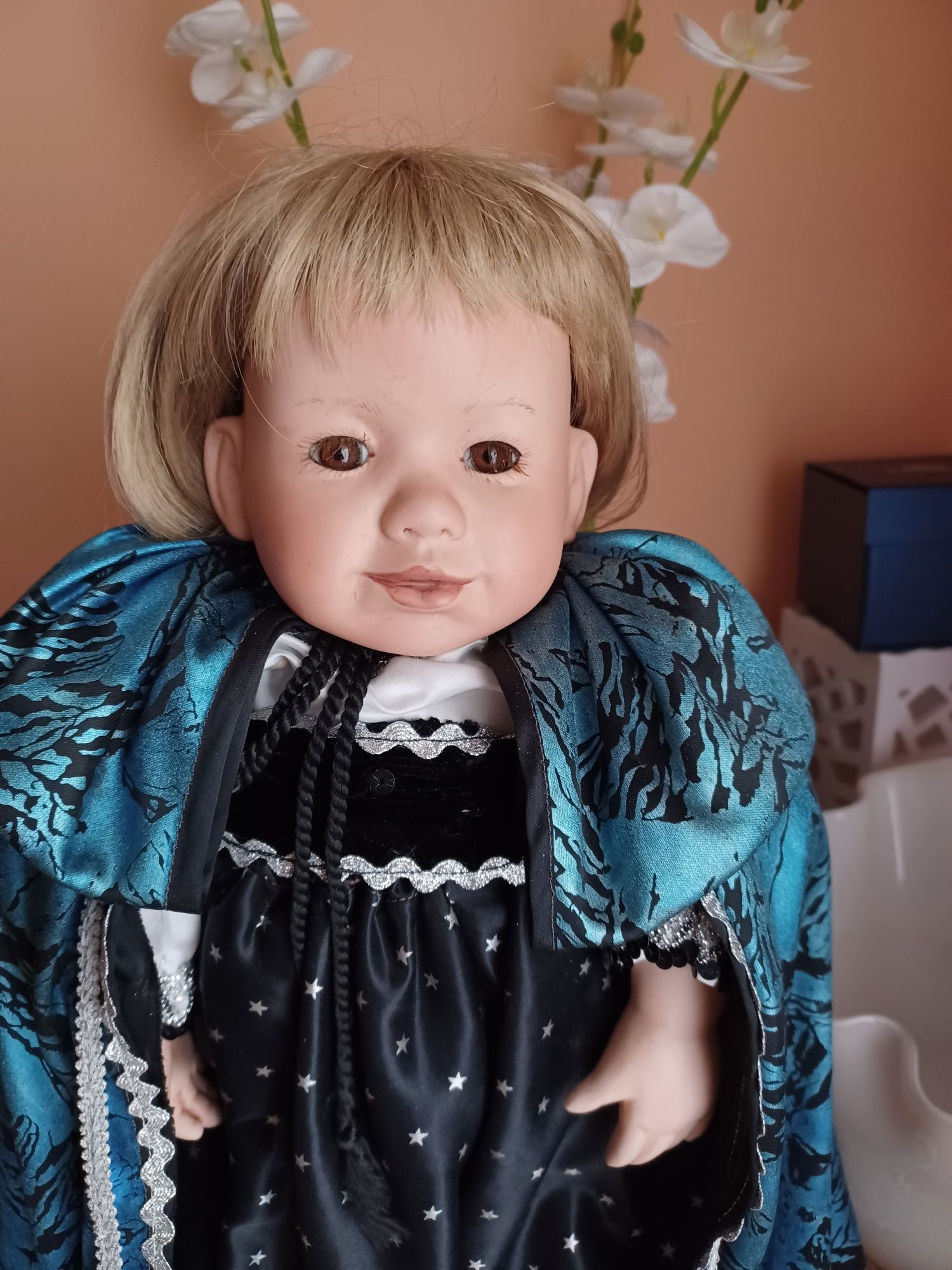 Lalka kolekcjonerska 46 cm.