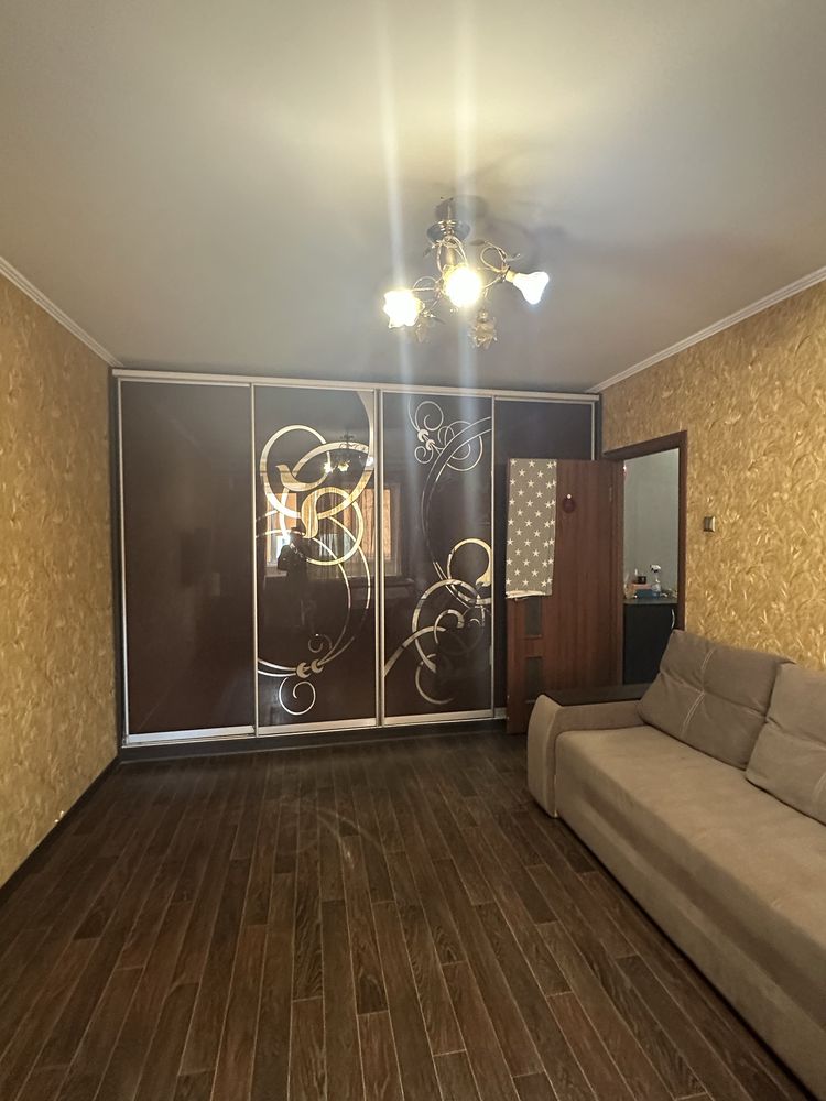 Продам 2 комнатную квартиру Л/Б Мир