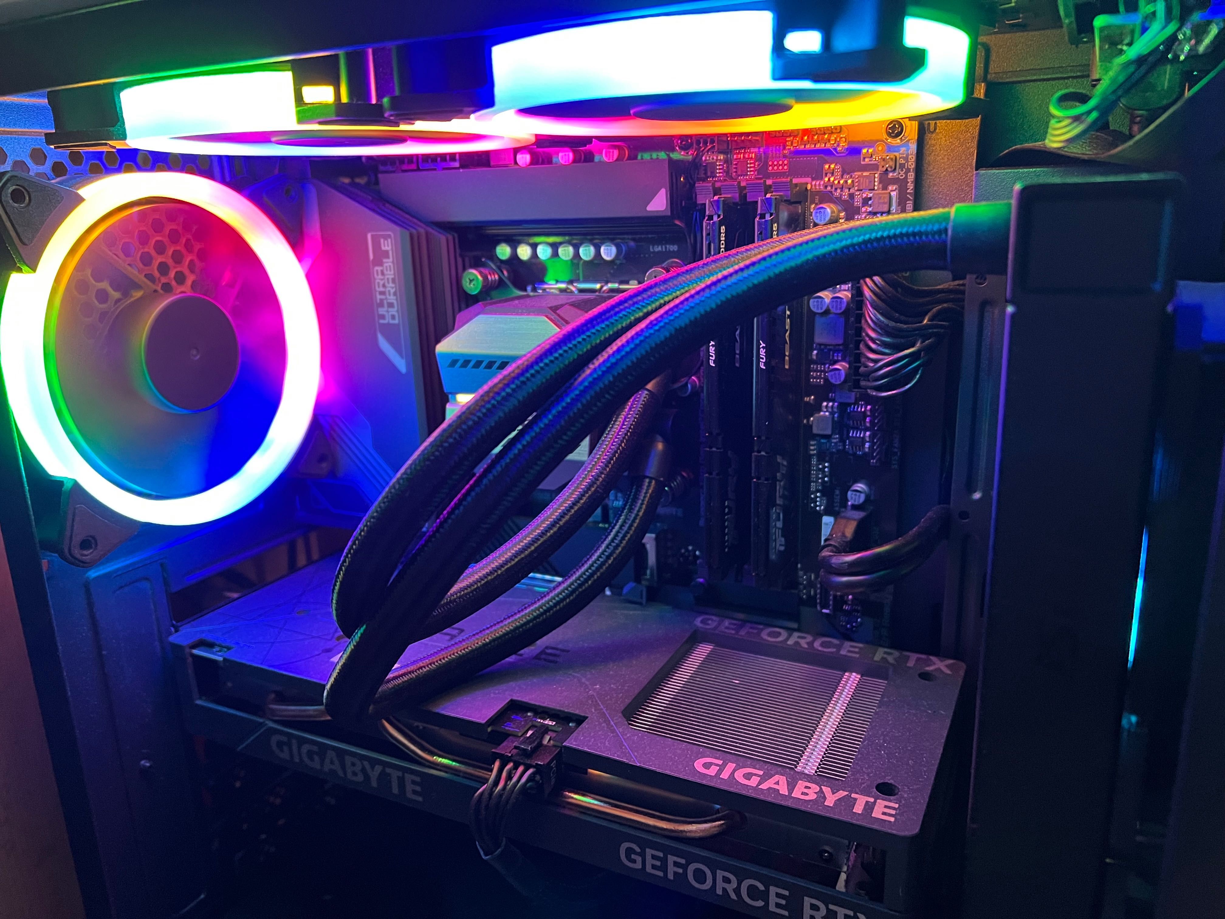 Sprzedam komputer gamingowy (i5-13400F, RTX 4060, 32GB DDR5, Z790)