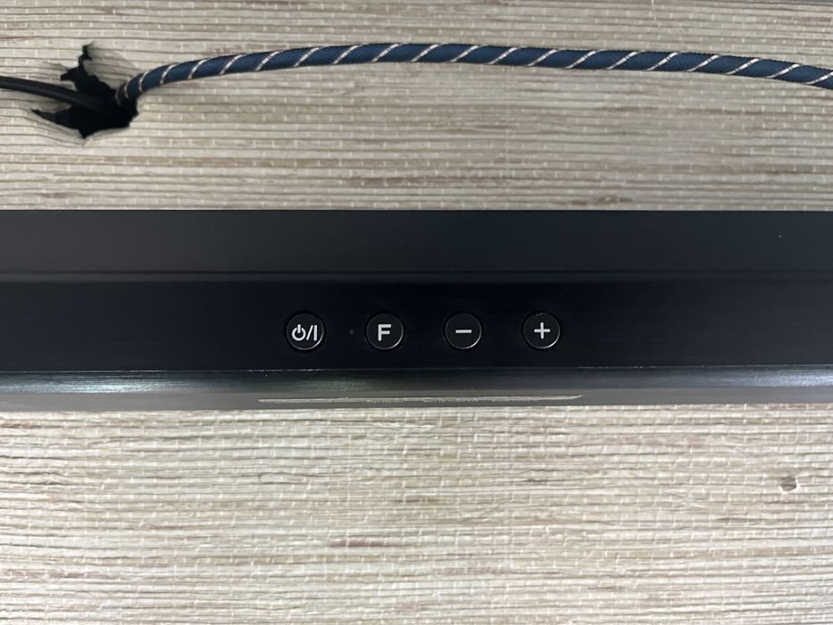 Soundbar LG com subwoofer integrado