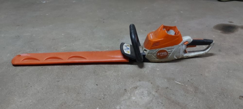 Corta sebes Stihl RMA 100