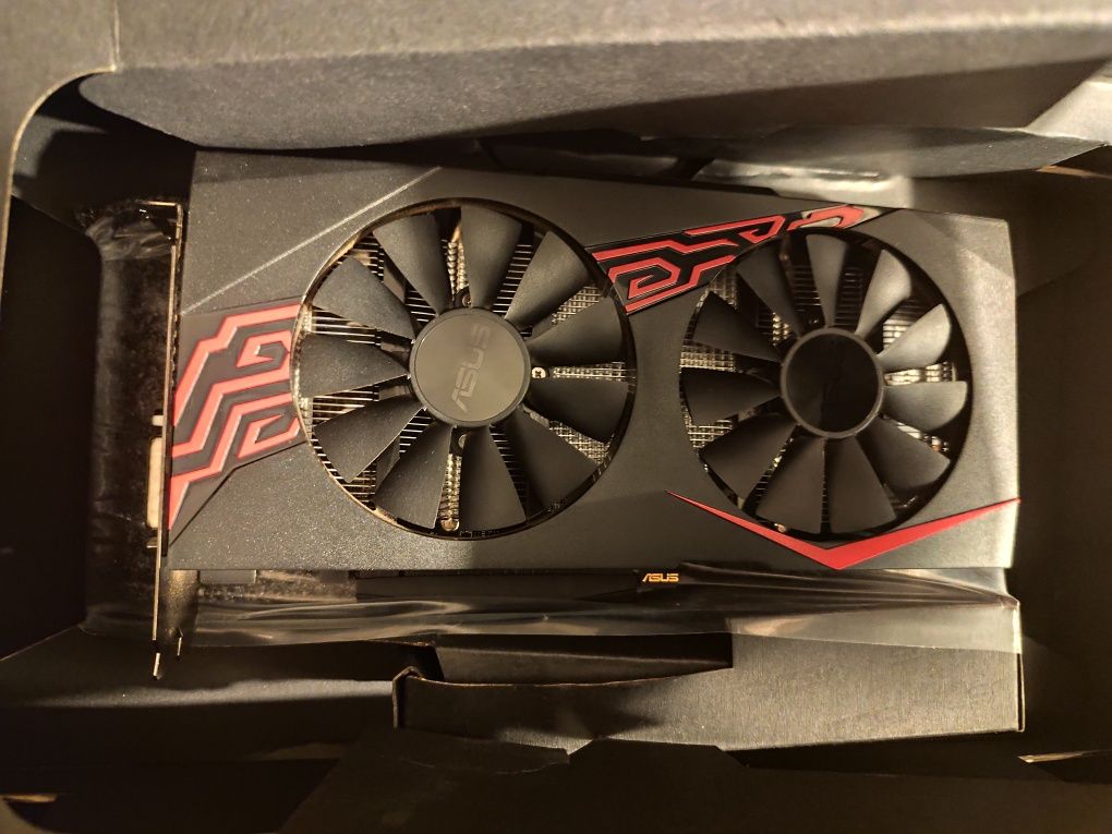 Placa gráfica ASUS GTX 1060 6gb oc
